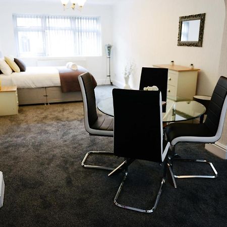 Bridle Lodge Apartments Blackpool Bagian luar foto