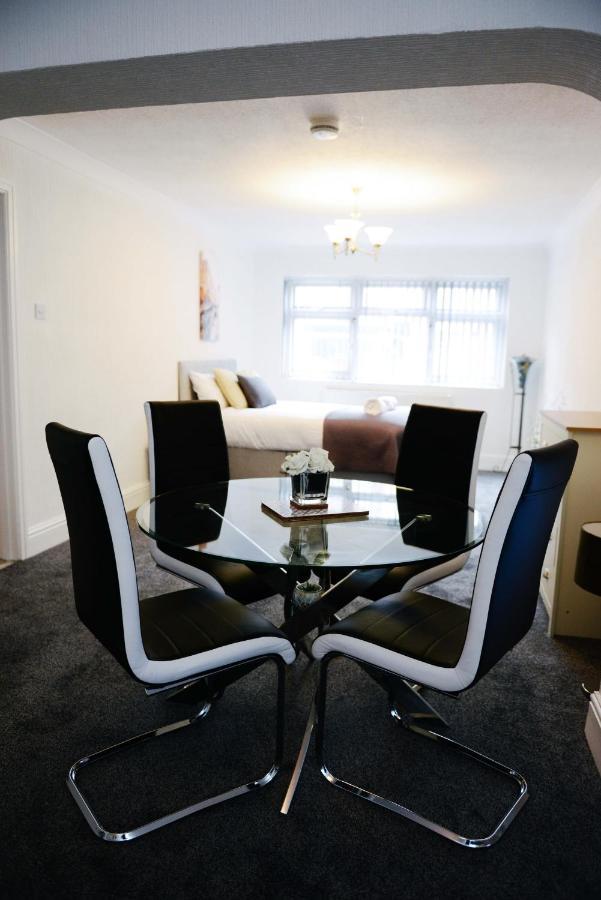 Bridle Lodge Apartments Blackpool Bagian luar foto